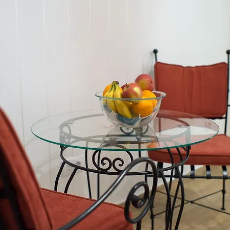 Central Charm 2Br And Modern Apt-All Is Walkable